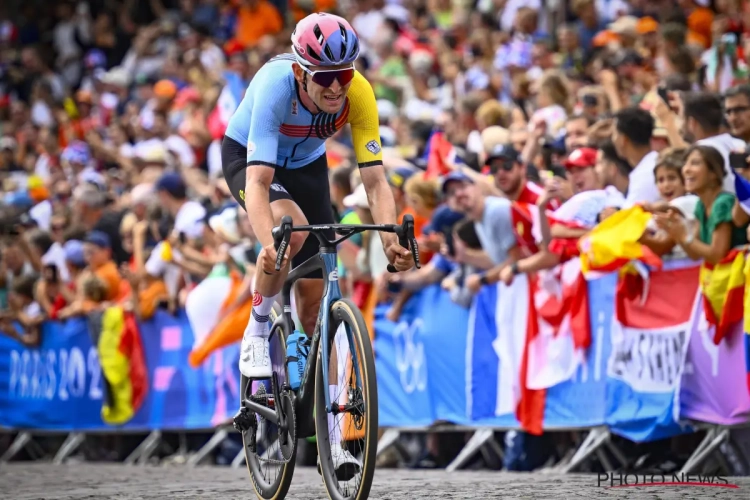 Benoot doet verhaal van renner die verkeerdelijk dacht medaille te winnen: "Hij wist niet dat Evenepoel voorop was"