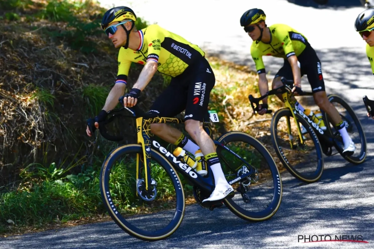 🎥 Pech onderweg voor Wout van Aert en ploegmaat met opgave in Vuelta tot gevolg