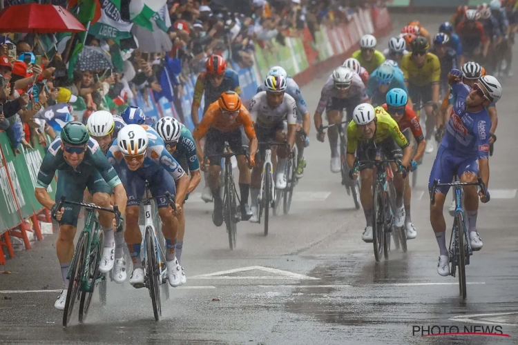 🎥 Belg van Alpecin-Deceuninck krijgt gele kaart... omdat hij blij is dat Groves wint