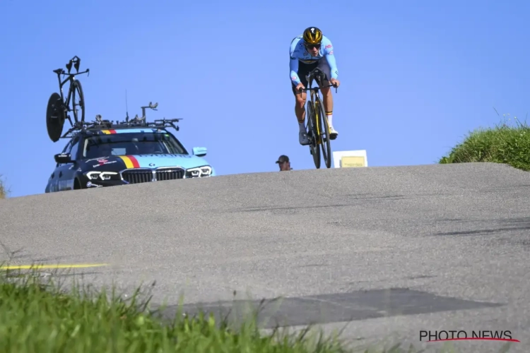 Kettingprobleem deert Remco Evenepoel niet: op grandioze wijze naar WK-goud!