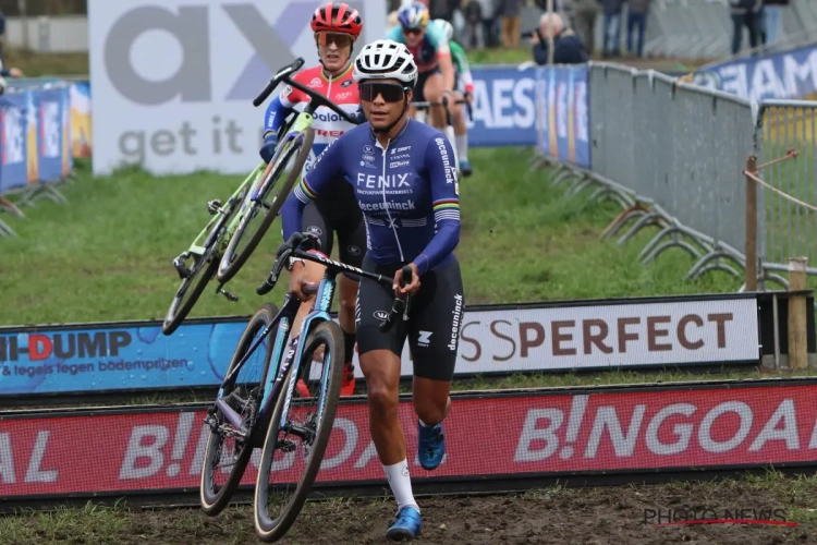 Iedereen in de cross in Hamme kijkt op van opvallend moment, Alvarado (Fenix-Deceuninck) doet frappante uitspraak