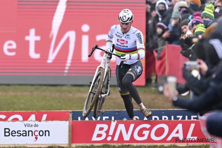 Nog geen paniek bij Alpecin-Deceuninck voor het WK, maar wat zegt analist over Van der Poel? "Dat zal zo blijven"