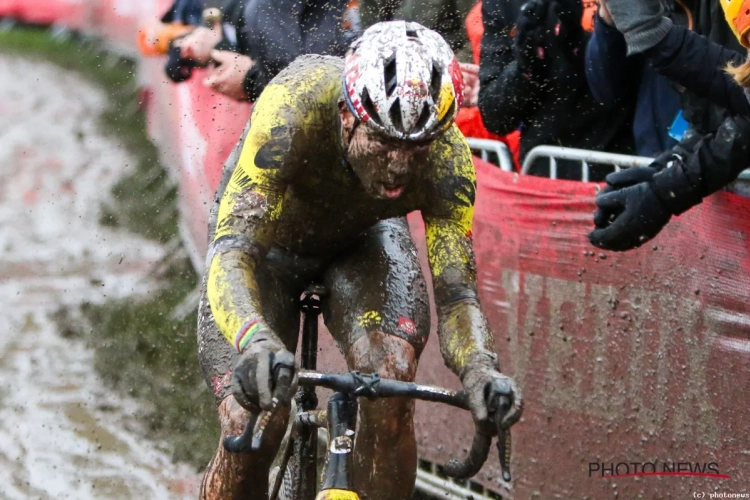 Grote Wout van Aert-show wekt dubbel gevoel op: "Had evengoed Roger De Vlaeminck of Mathieu van der Poel kunnen zijn"