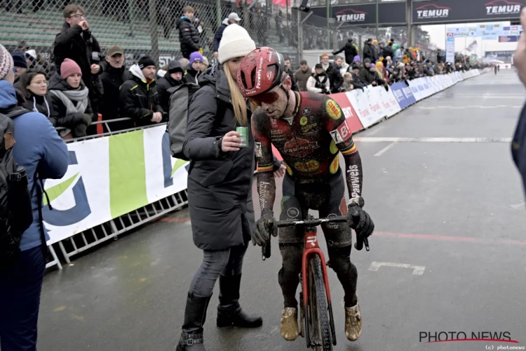 Eli Iserbyt speelt zijn Belgische driekleur kwijt aan Thibau Nys: "Het is geen excuus, maar..."