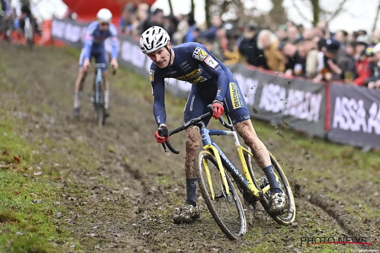 Toon Aerts zwaait belangrijke ploegmaat uit: Nederlander die veldritfans jarenlang heeft verwend zet er een punt achter