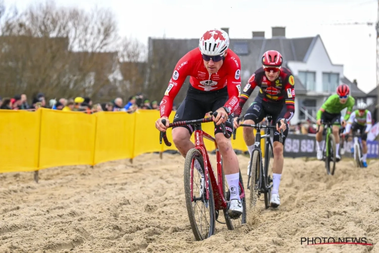 Michael Vanthourenhout gaat twee keer in de clinch met andere veldrijder