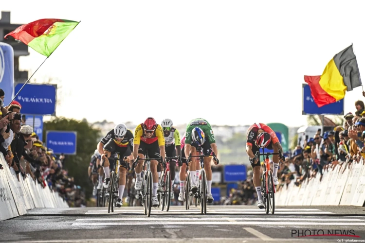 🎥 Van Aert blijft steken op zelfde positie maar tal van veelbelovende Belgen laten zich zien en strijden voor hoofdprijs