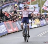 Dominante Fem van Empel (20) pakt eerste wereldtitel veldrijden, concurrente Pieterse maakt te veel foutjes