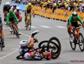 Caleb Ewan reageert op opgave in Tour de France: "Gebroken op vier plaatsen, hopelijk kan Vuelta nog doel zijn"