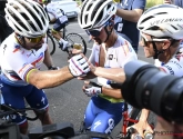 📷 Evenepoel ontsnapt aan averij en feliciteert Sagan maar ploegmaats komen ten val en dat laat letterlijk sporen na