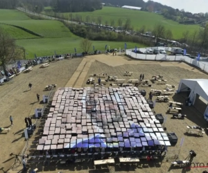 IN BEELD: Oude Kwaremont eert Tom Boonen met indrukwekkende 'tifo'