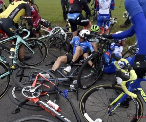 ? Enorme crash ontsiert E3 Harelbeke, Quick-Step en Lotto trekken door