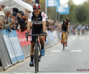 Gianni Vermeersch klopt het Britse toptalent Pidcock na een pittig duel, Merlier bij comeback mee op het podium