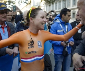 Wereldkampioene tijdrijden voor het eerst sinds kniebreuk op WK op de koersfiets