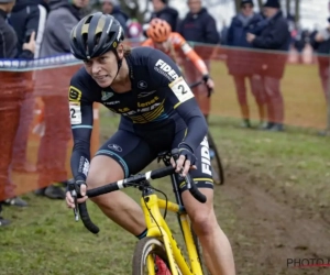 Van Loy maakt in straffe anekdote vergelijking met prijzengeld Van Aert en is bereid volledig uur te koersen