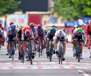 🎥 Gaviria schuift op naar derde plaats na deklassering van concurrent