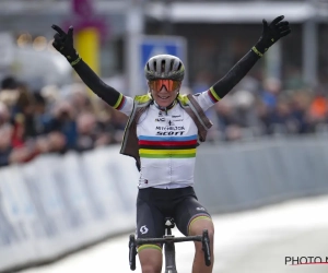 Van Vleuten houdt landgenote Van der Breggen af en vervolledigt hattrick op Spaanse bodem