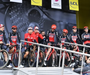 Lotto Soudal traint in groep op wegen Ronde van Vlaanderen, Thomas De Gendt opgetogen