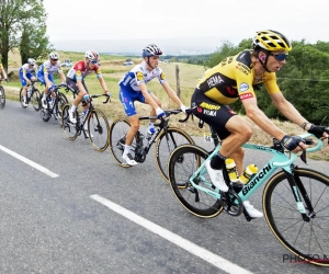 Roglic neemt leiding over van Van Aert en staart zich niet blind op Ineos-kopman: "We moeten hen allemaal verslaan"