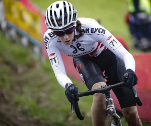 🎥 Voorwiel weg en bam tegen de grond: podium bij dames kon nog internationaler zijn zonder valpartij voor toptalent