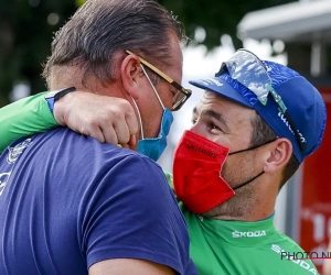 🎥 Het olijke duo Steels en Peeters krijgt u ongetwijfeld aan het lachen: "Cav, die is van ons, olé olé"