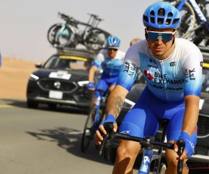 Dylan Groenewegen wint meteen zijn eerste koers van het jaar ondanks lekke band in slot: "We hebben erg goed gereden" 