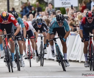 Jonathan Milan wint voor tweede keer op een rij in CRO Race na millimetersprint: "Volgende keer steek in mijn armen in de lucht"