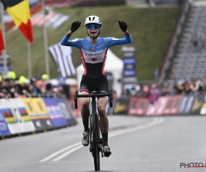 Topfavoriete Lauren Molengraaf rijdt lek, Canadese Isabella Holmgren pakt verrassend de wereldtitel bij vrouwen junioren