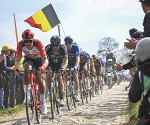 🎥 Unieke beelden uit Parijs-Roubaix: Enorm slagveld in het Bos van Wallers, Van Aert getroost door vrouw