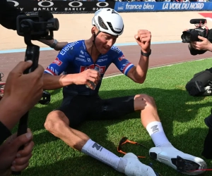 📷 Van der Poel gevolgd tot in iconische douches en feest met twee BV's: "Lekke band Van Aert wens je niemand toe"