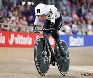 🎥 Opvallend: paralympiër zonder armen krijgt een polshorloge cadeau, maar kan erom lachen