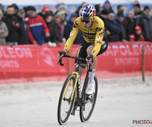 Ploegleider Van Aert trekt eerste conclusie na verloren duel met Van der Poel