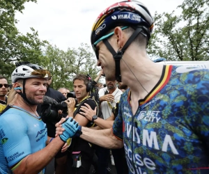 Van Aert, Philipsen en De Lie feliciteren Cavendish: "Nooit arrogant, hij is een legende en maakt het waar, ongelooflijk"