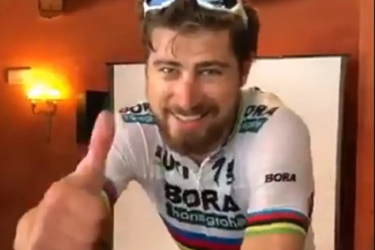 ? Hels winterweer in Italië? Sagan laat er zijn humeur niet door verknallen en hangt lolbroek uit op Twitter