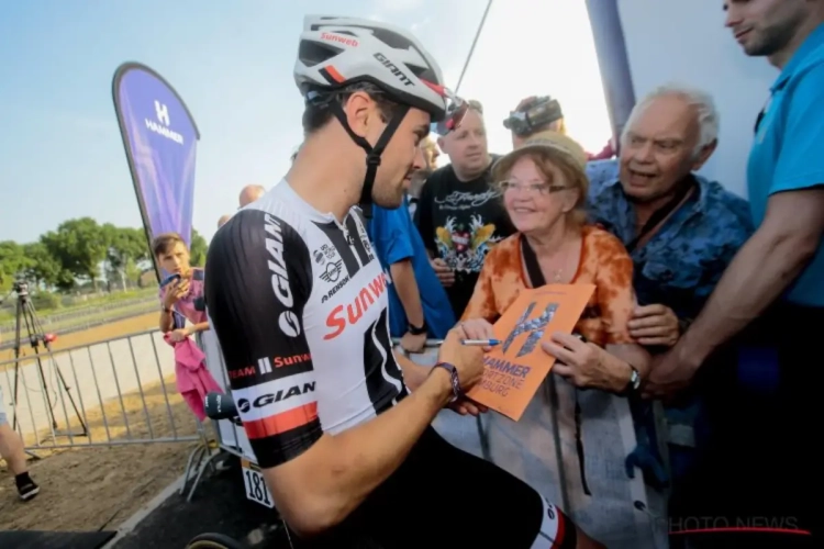 Dumoulin op zijn hoede voor 'bedrog' van broertjes Yates: "Misschien wisselen ze af en toe"