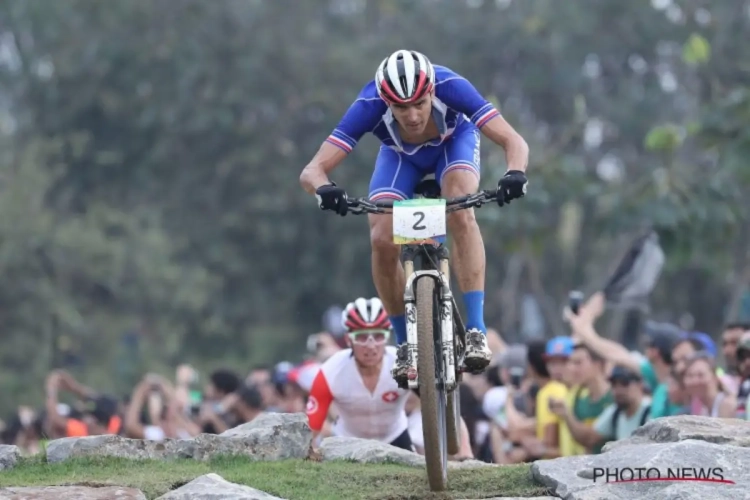 Tweevoudig olympisch kampioen Julien Absalon houdt door nieuwe tegenslag mountainbiken voor bekeken