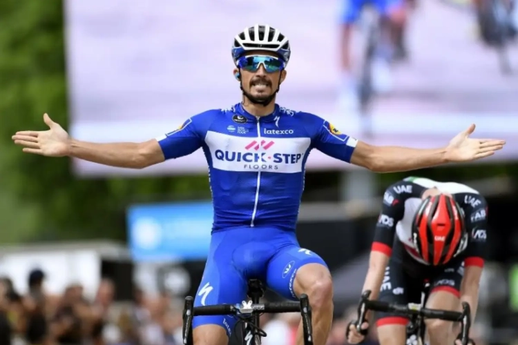 Quick-Step zegeviert nu ook in Dauphiné: Alaphilippe schiet hoofdvogel af in eerste bergrit