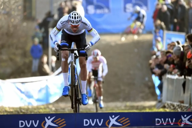 Van der Poel rijdt iedereen op een hoopje in Hamme, Meeusen enige die even kon volgen