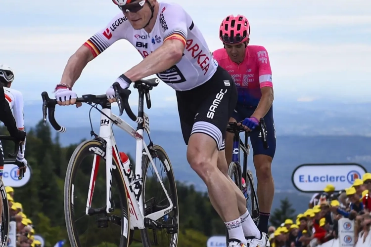 Verrassende Nederlander klopt Greipel en vier Belgen in uitputtende GP Stad Zottegem