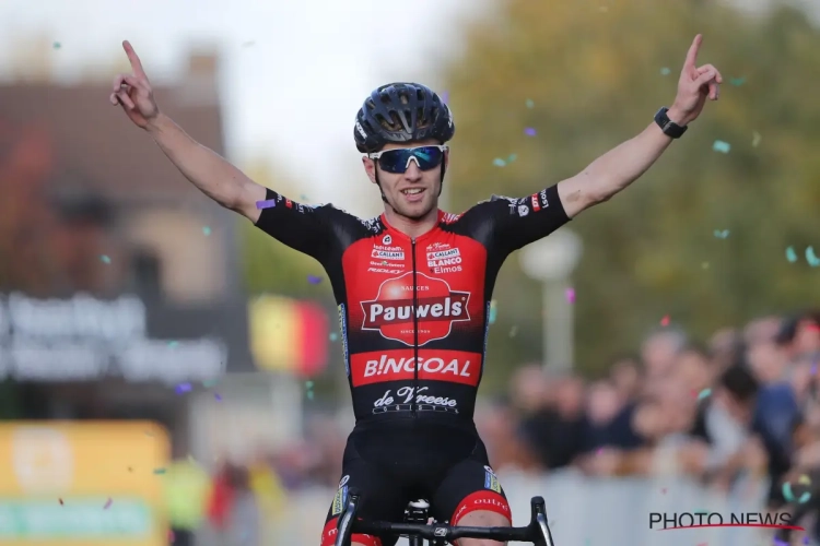 Iserbyt is, ondanks kettingproblemen, de sterkste op de Koppenberg na een fraaie strijd met Tom Pidcock 