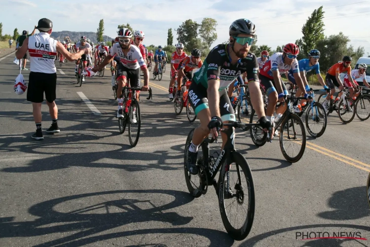 Fiets die Sagan aan de paus schonk gaat nu geld opbrengen voor medische sector in Italië