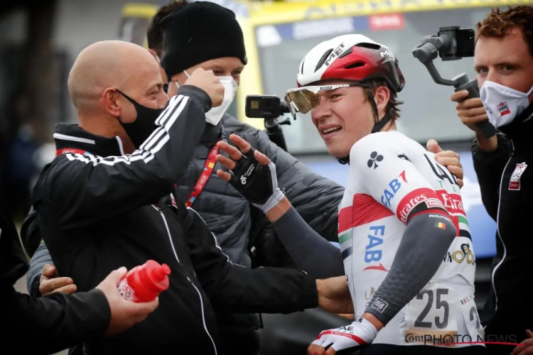 📷 IN BEELD: Prachtig om zien! De enorme emotie spatte van het gezicht van Philipsen bij overwinning