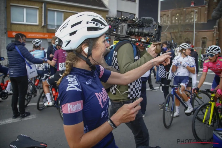 Yara Kastelijn komt er gelukkig zonder breuken vanaf na valpartij in Ronde van Vlaanderen