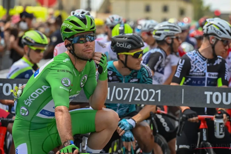 Sprintkeizer Cavendish komt in groene trui nog met bisnummer en wint op plek waar hij al twee keer eerder won