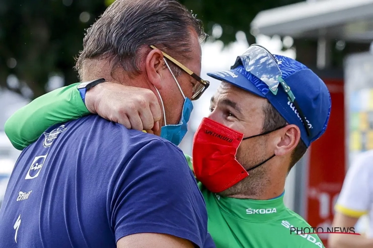 🎥 Het olijke duo Steels en Peeters krijgt u ongetwijfeld aan het lachen: "Cav, die is van ons, olé olé"