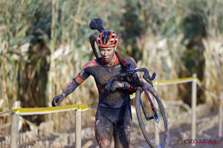 Frisse Sweeck zet in modder in Ardooie meteen puntjes op de i, podiumplek voor David van der Poel