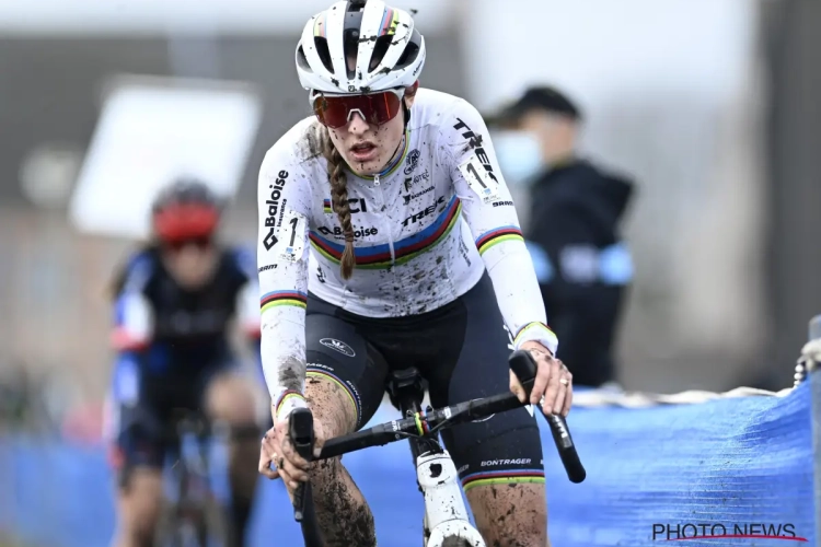 Lucinda Brand kent geen problemen met de concurrentie en haalt vlot de overwinning binnen in Herentals, vierde plaats voor Sanne Cant