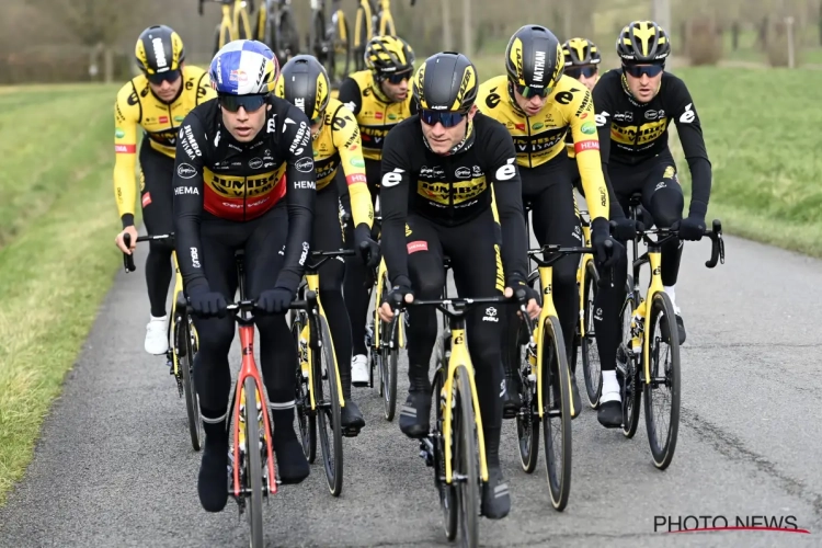 📷 In beeld: Wout van Aert en co verkennen de Omloop Het Nieuwsblad