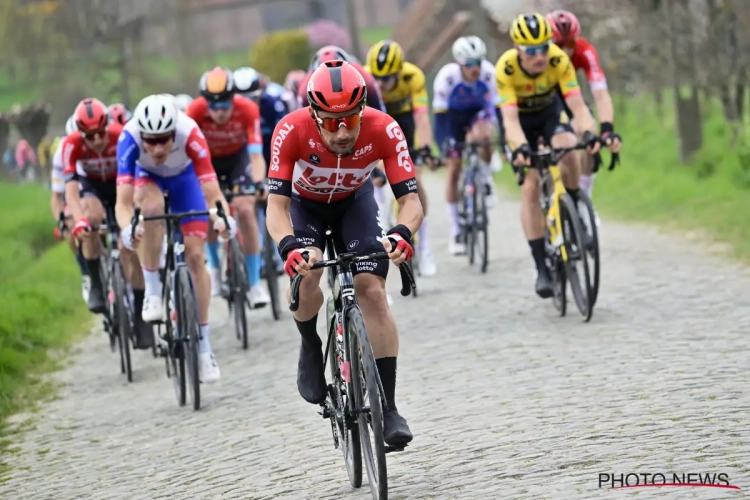 Van der Poel maakt het meesterlijk af in Waregem en is duidelijk klaar voor de Ronde van Vlaanderen