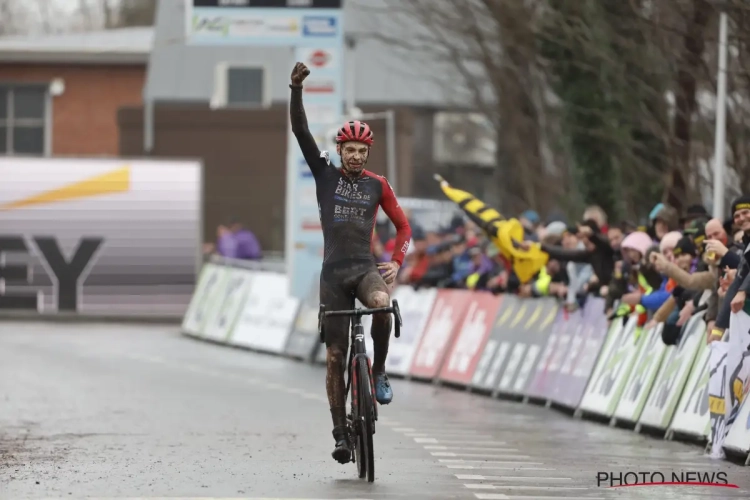 Belgische titel bij juniors in zelfde kamp maar niet bij zelfde renner: Vandenberghe na valse start ook in de cross snelste